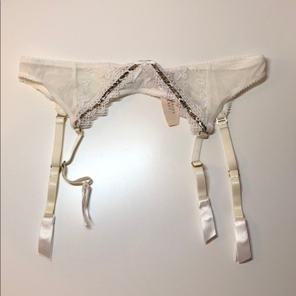 Victoria’s Secret Garter Belt *XS/S